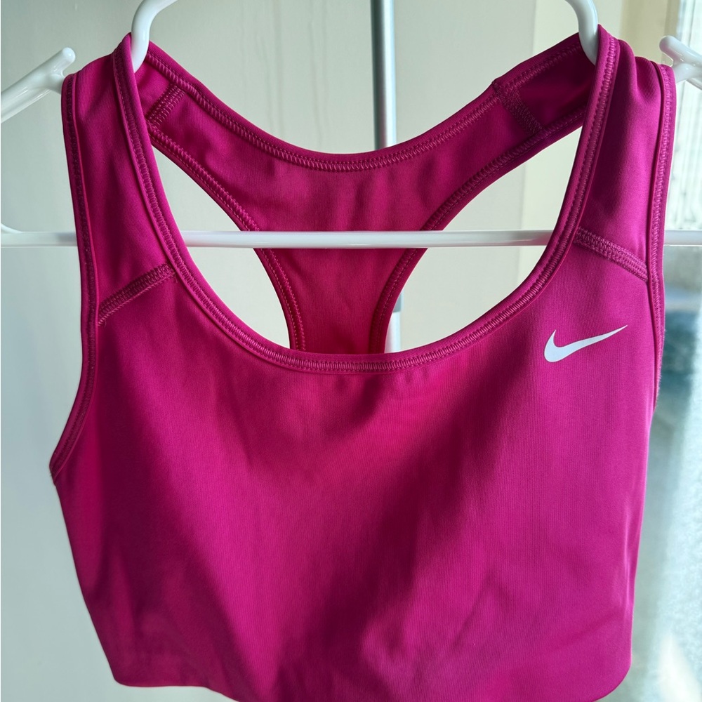 Nike Magenta racerback Sports Bra great condition